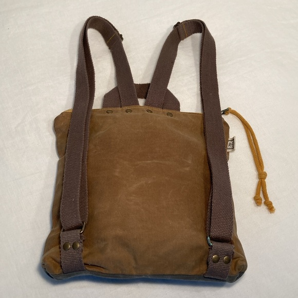 Rachel-Elise weather resistant cotton canvas backpack - Picture 4 of 16